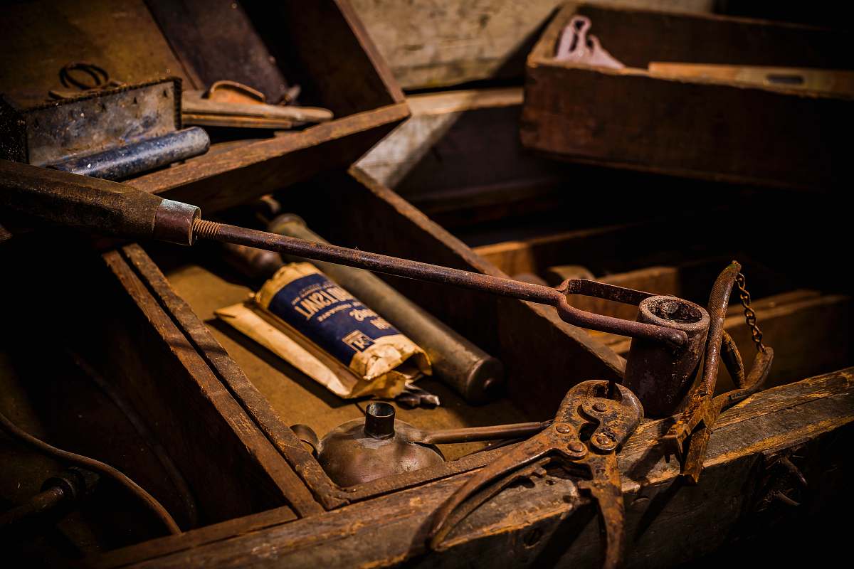 denver rusted cutter on wooden rack tool